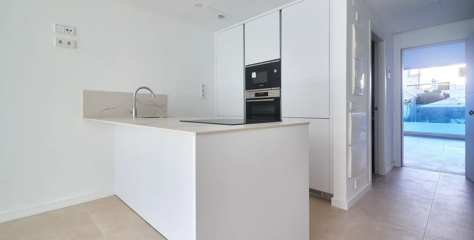 Sale of middle floor apartment in Fuengirola 3