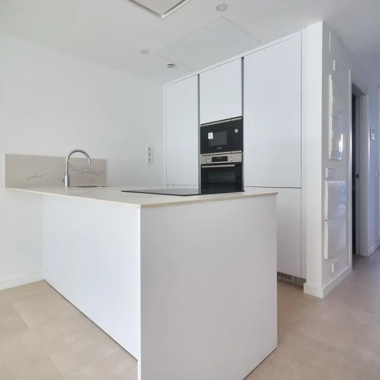 Sale of middle floor apartment in Fuengirola