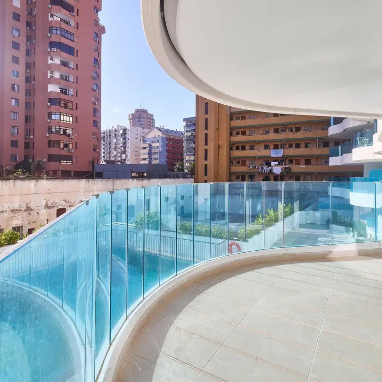 Sale of middle floor apartment in Fuengirola