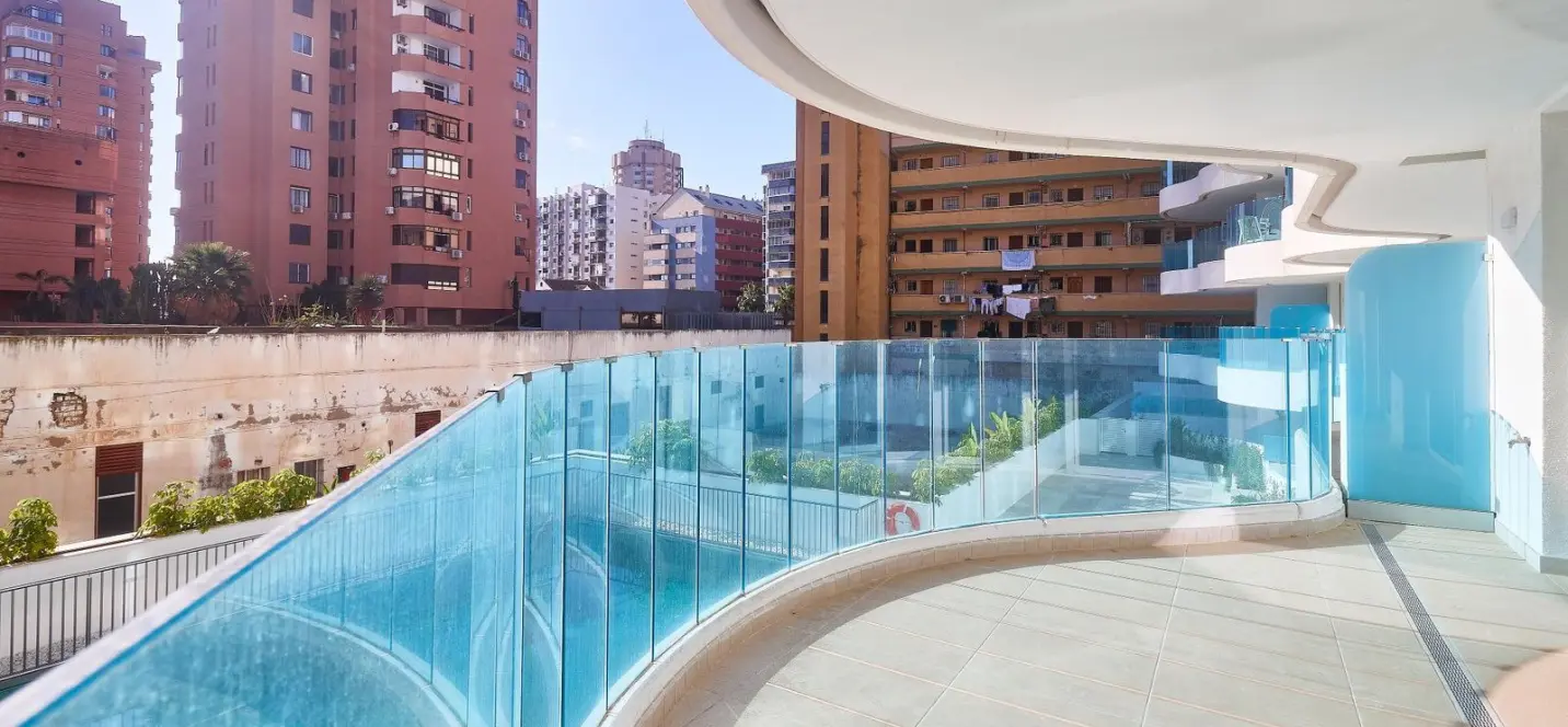 Sale of middle floor apartment in Fuengirola 3