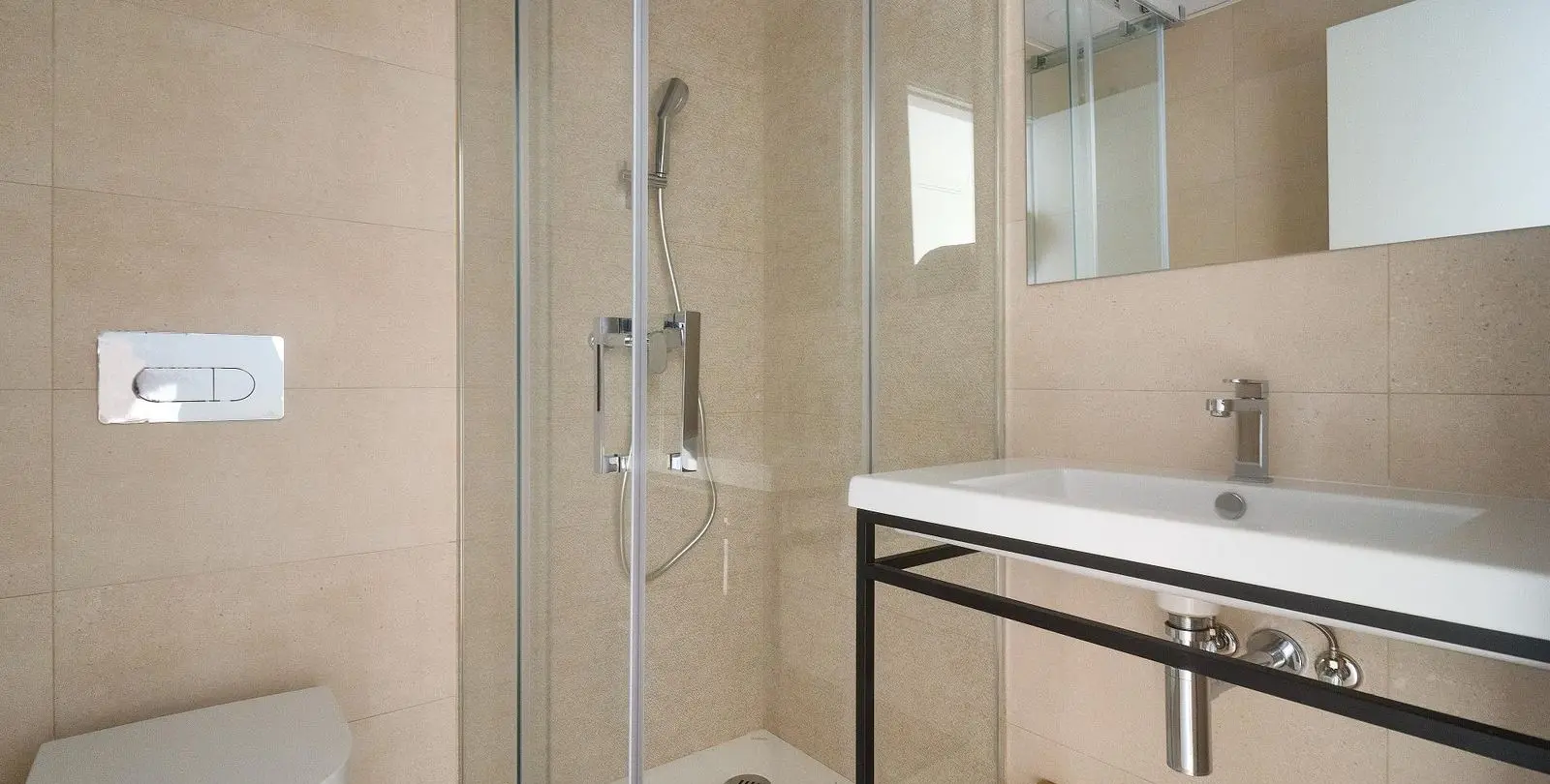 Sale of middle floor apartment in Fuengirola 6