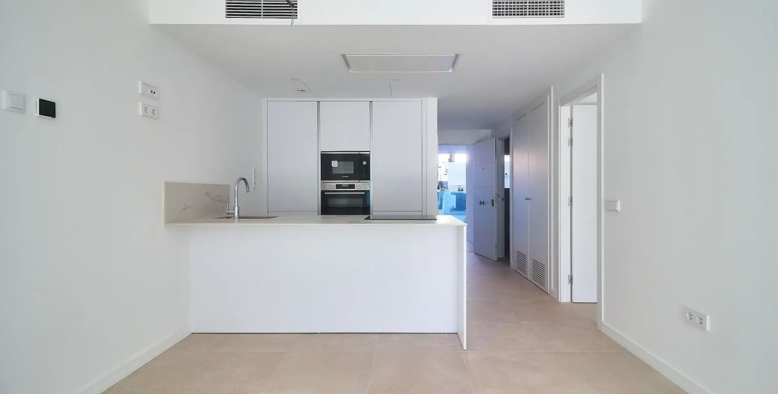 Sale of middle floor apartment in Fuengirola 8