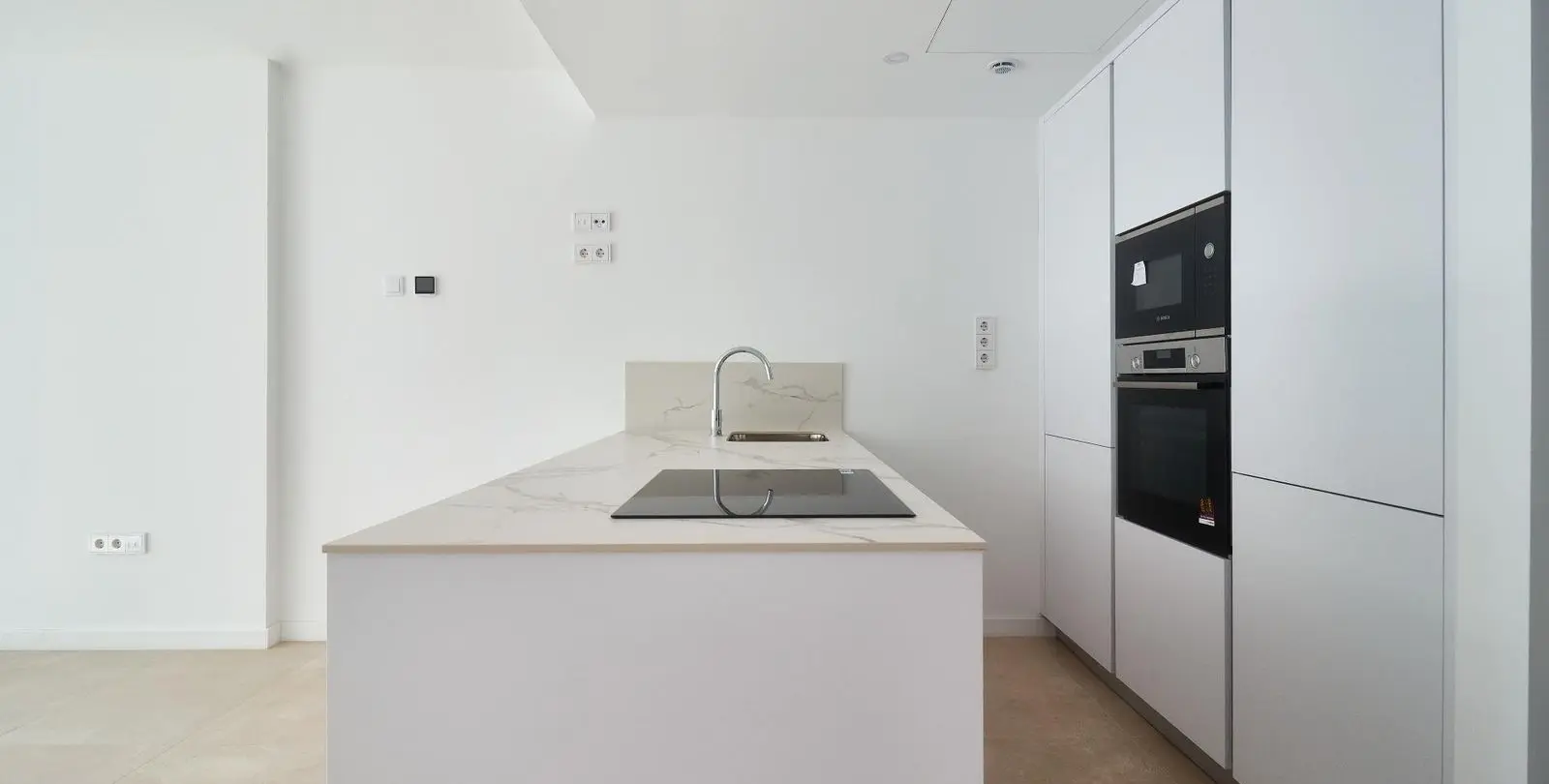 Sale of middle floor apartment in Fuengirola 9