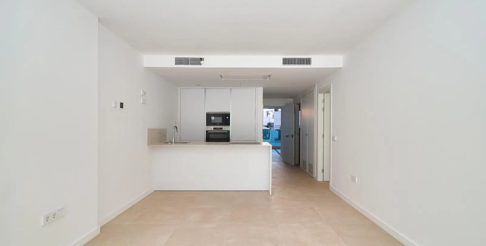 Sale of middle floor apartment in Fuengirola 10