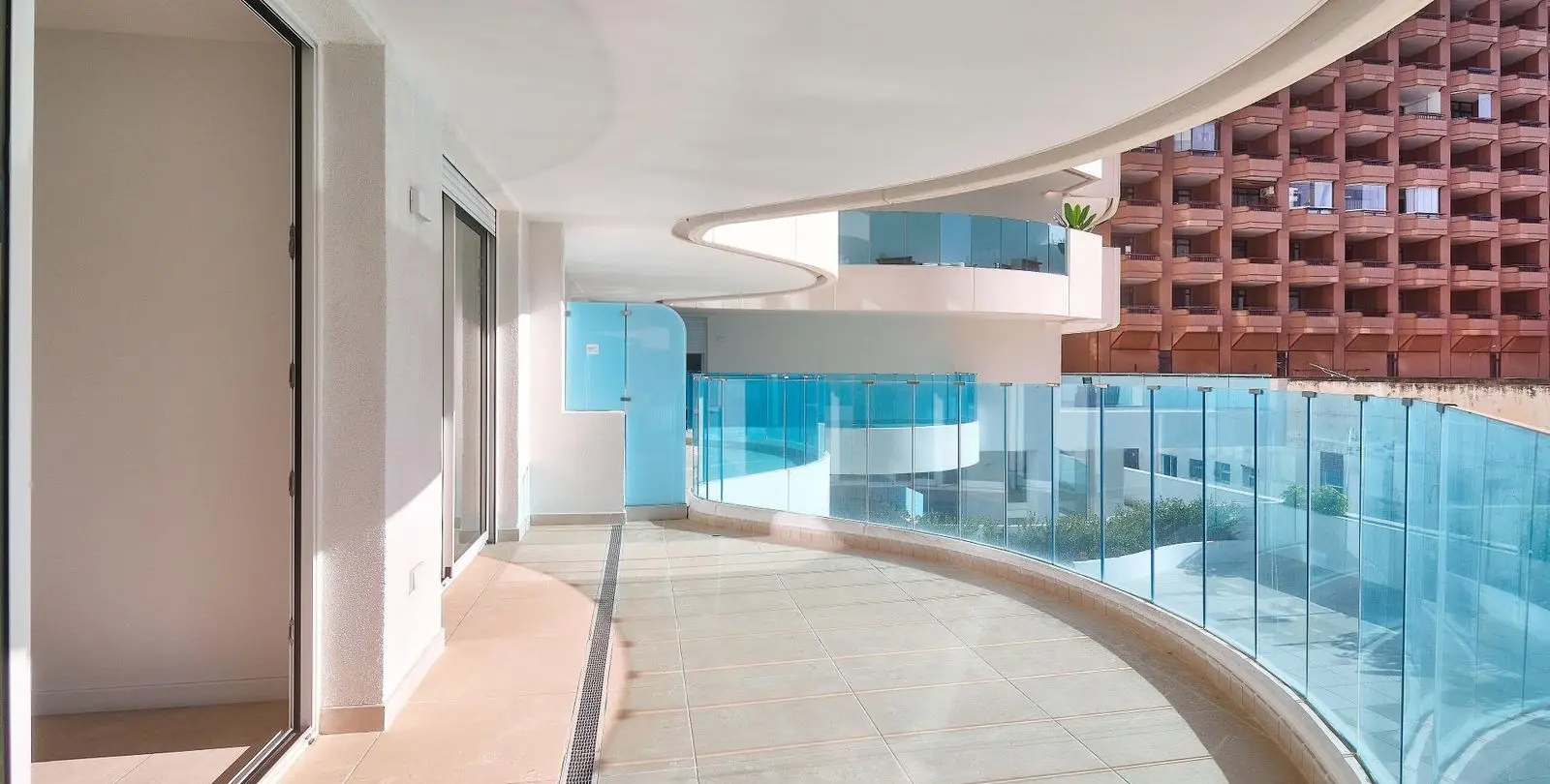 Sale of middle floor apartment in Fuengirola 13