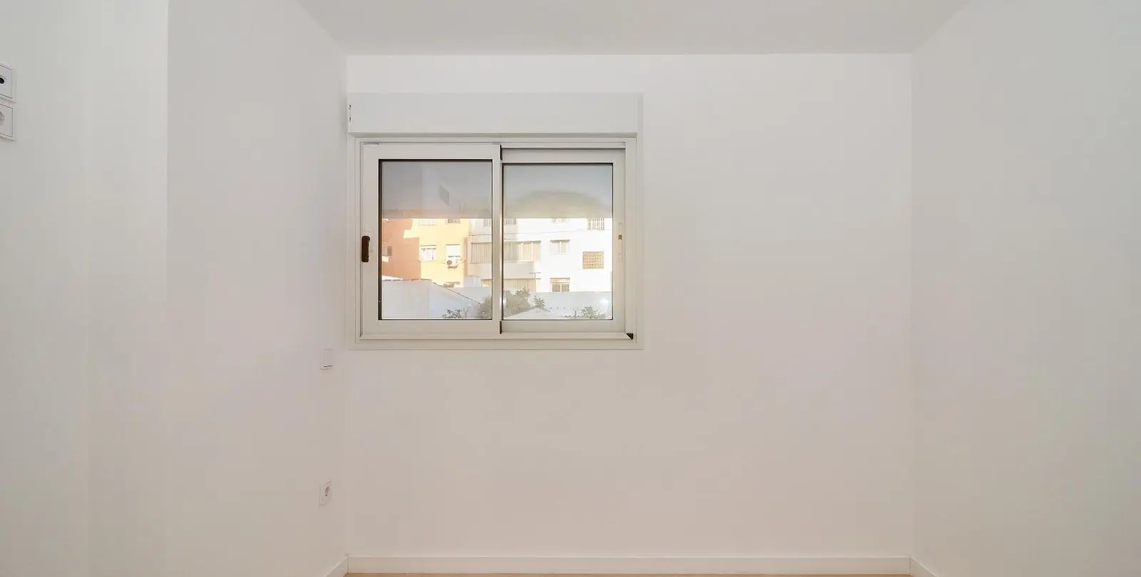 Sale of middle floor apartment in Fuengirola 18