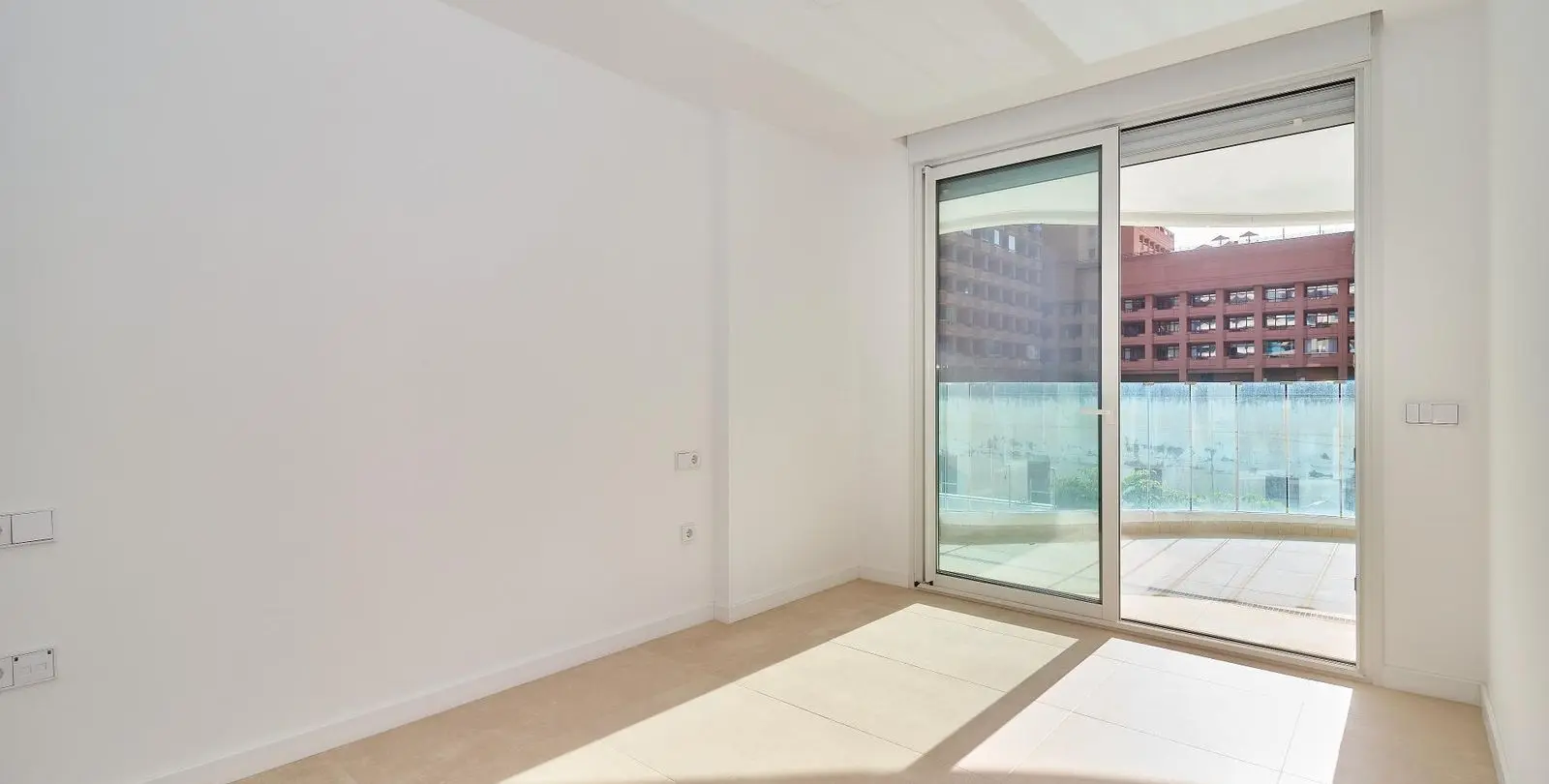 Sale of middle floor apartment in Fuengirola 22