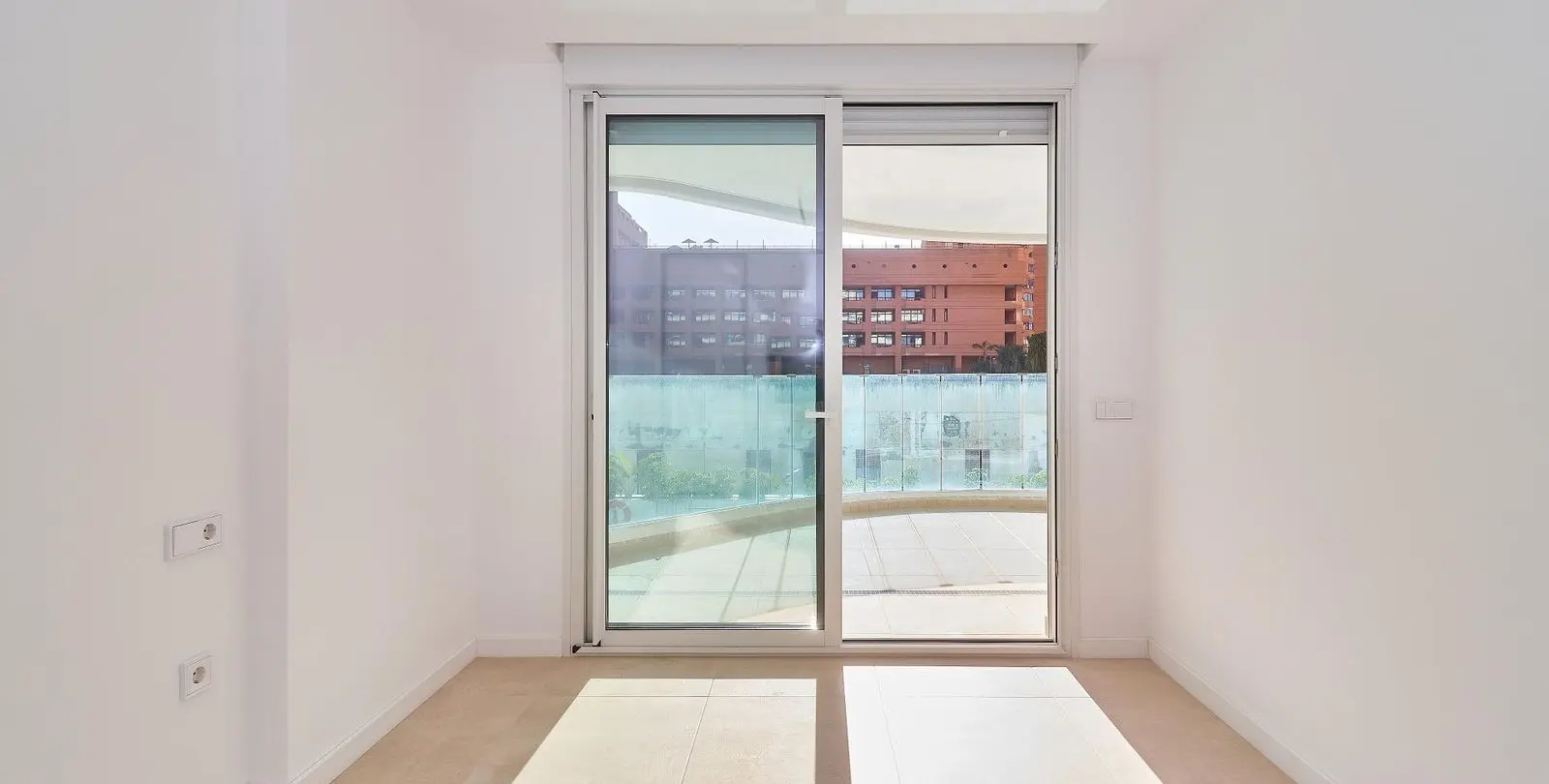 Sale of middle floor apartment in Fuengirola 23