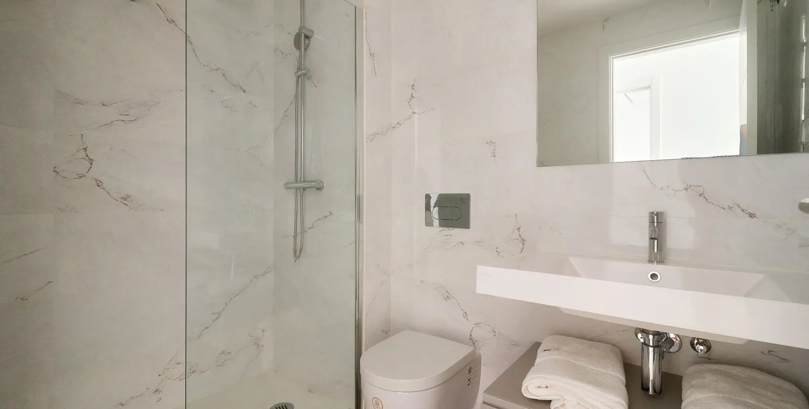Sale of middle floor apartment in Fuengirola 25