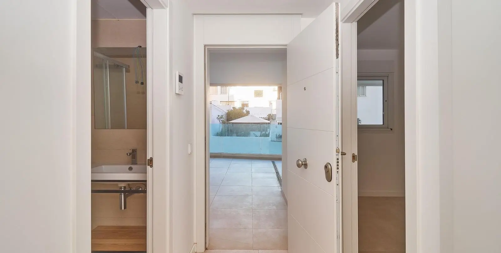 Sale of middle floor apartment in Fuengirola 26