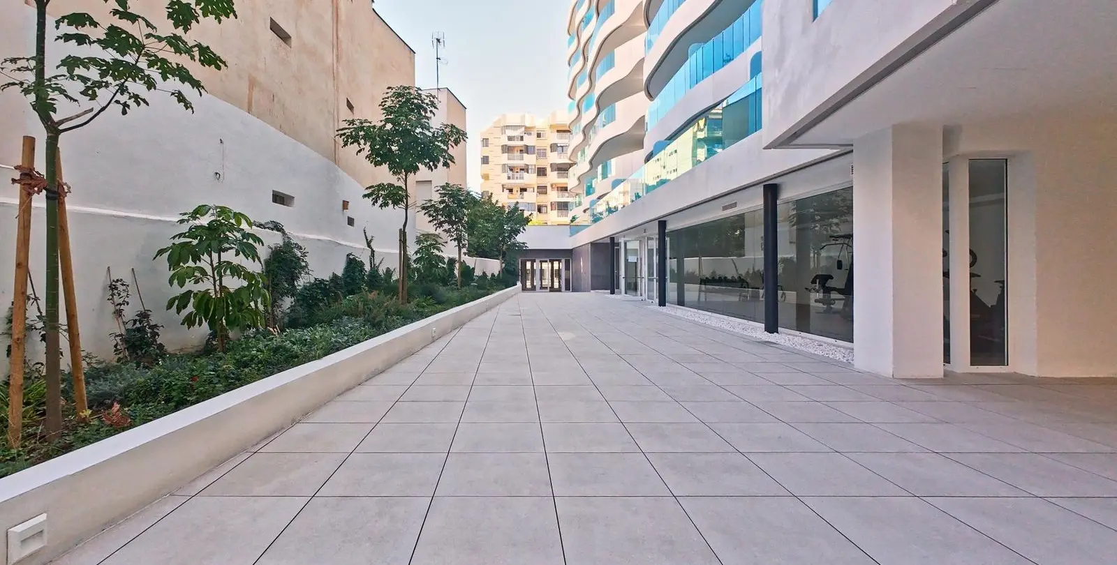 Sale of middle floor apartment in Fuengirola 36