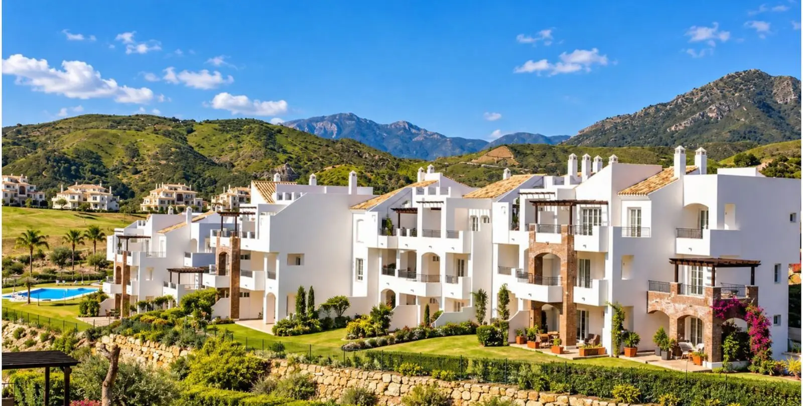 Продажа апартаментов на среднем этаже в Los Arqueros 14