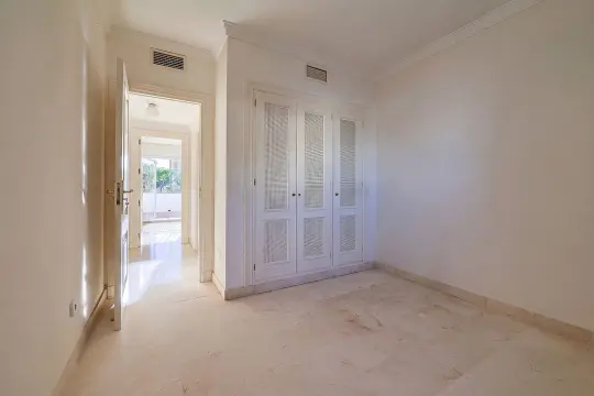Image 4 thumb