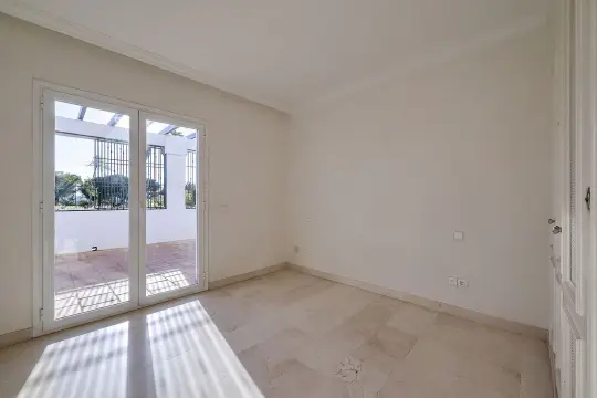 Image 6 thumb
