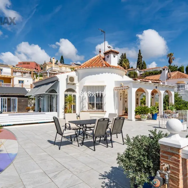 Sale of detached villa in Urbanización lomas del sol