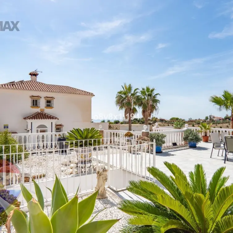 Sale of detached villa in Urbanización lomas del sol