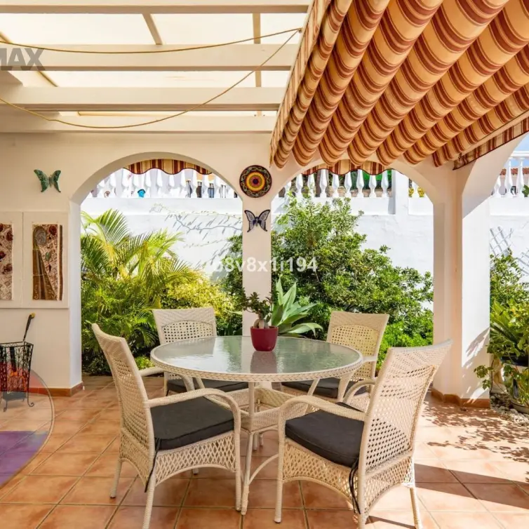 Sale of detached villa in Urbanización lomas del sol