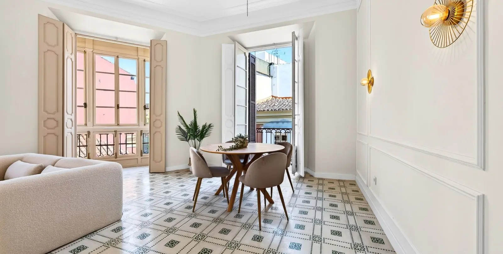 Sale of middle floor apartment in Centro Histórico 4