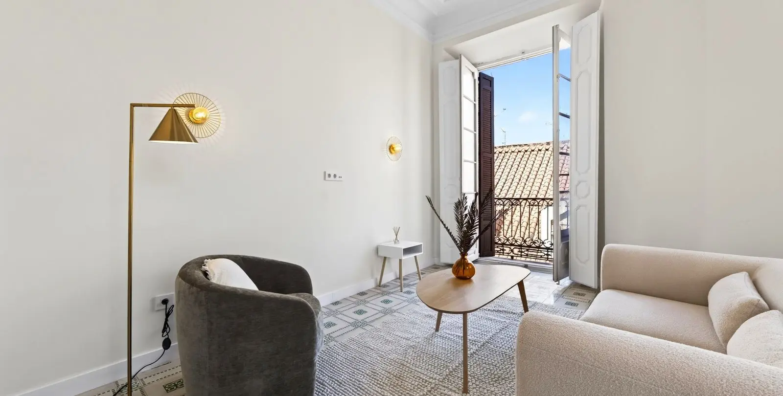 Sale of middle floor apartment in Centro Histórico 6