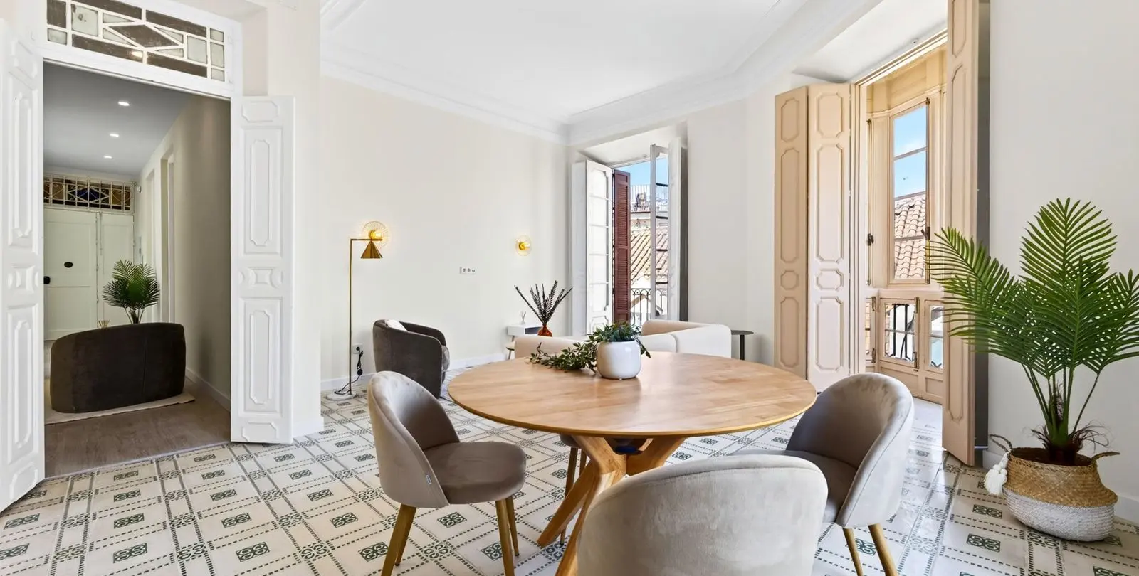 Sale of middle floor apartment in Centro Histórico 7