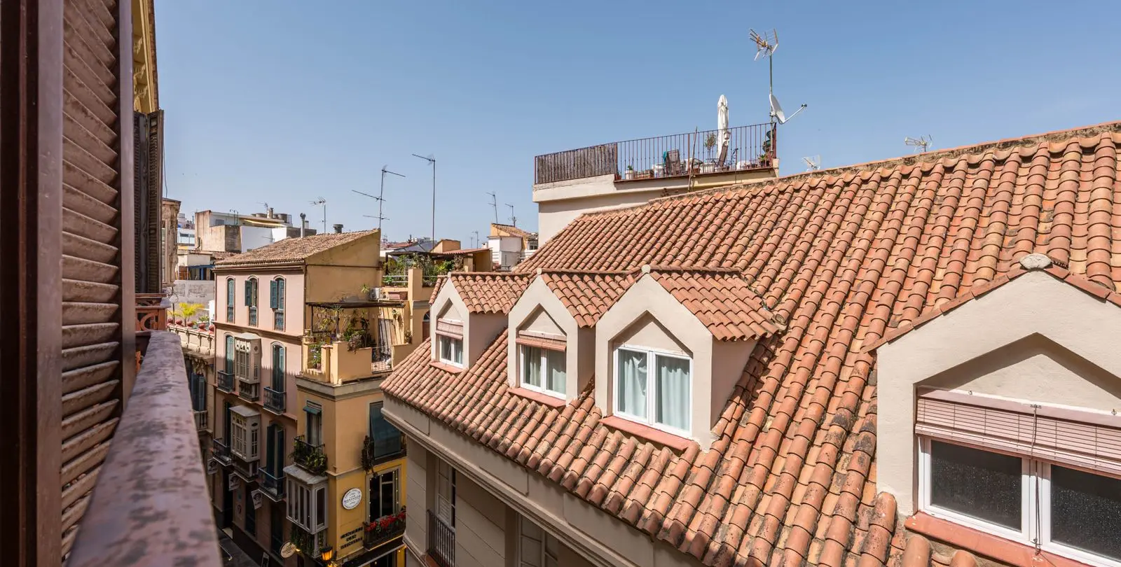 Sale of middle floor apartment in Centro Histórico 12