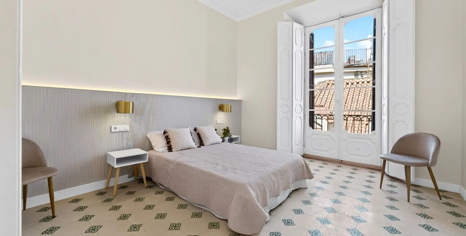 Sale of middle floor apartment in Centro Histórico 19