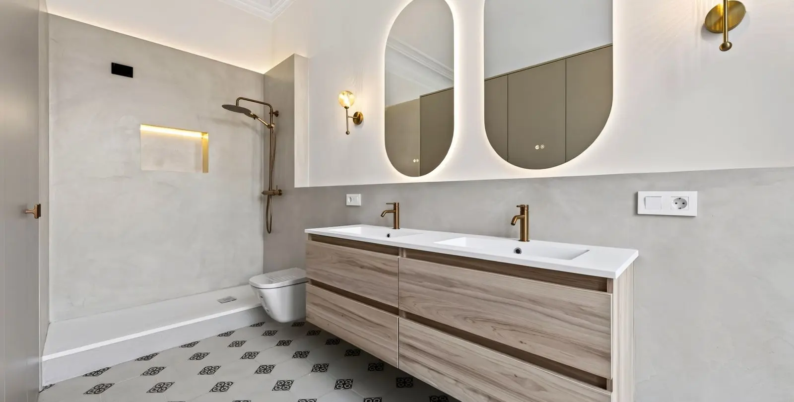 Sale of middle floor apartment in Centro Histórico 26