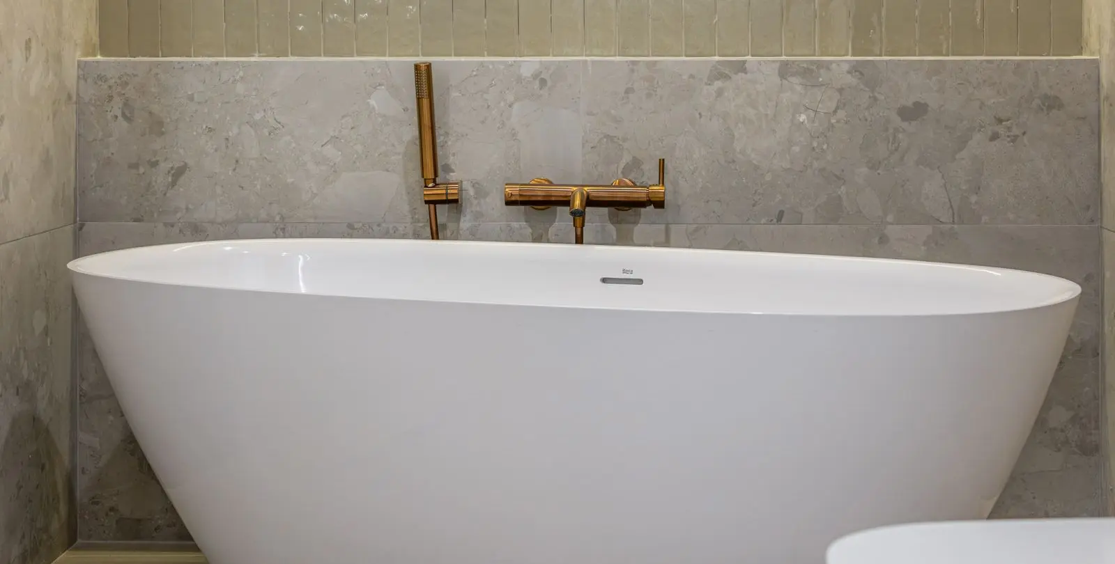 Sale of middle floor apartment in Centro Histórico 28