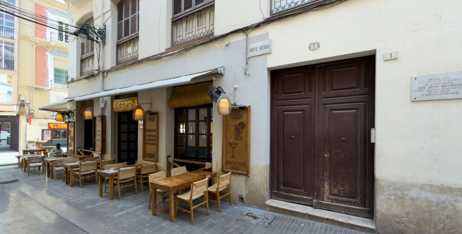 Sale of middle floor apartment in Centro Histórico 34