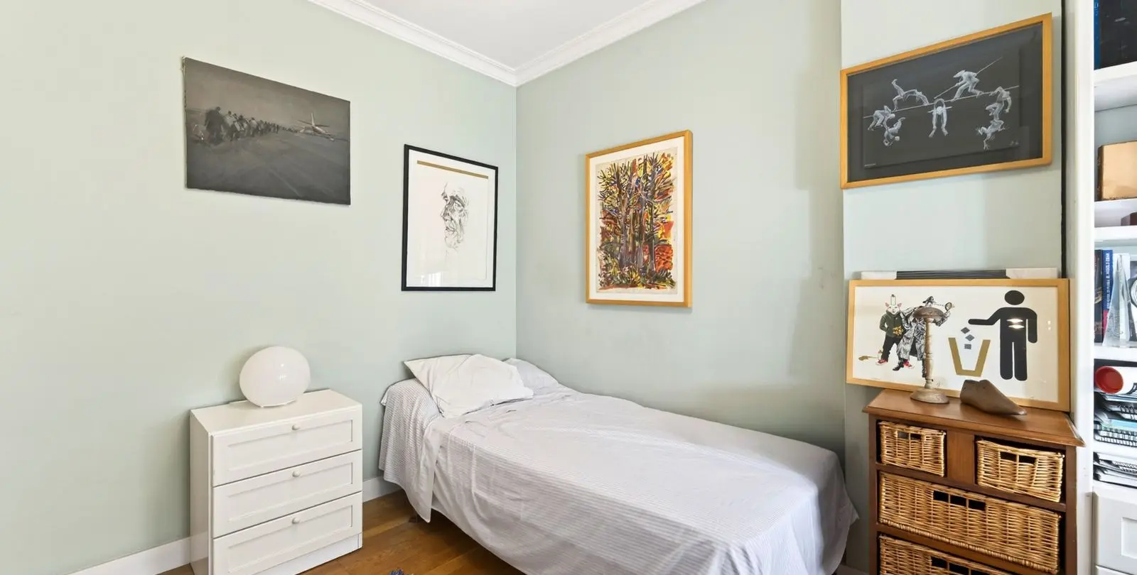Sale of penthouse in Málaga Centro 13