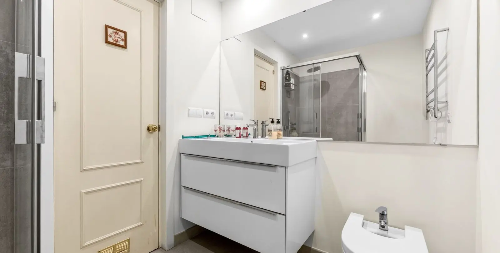 Sale of penthouse in Málaga Centro 24