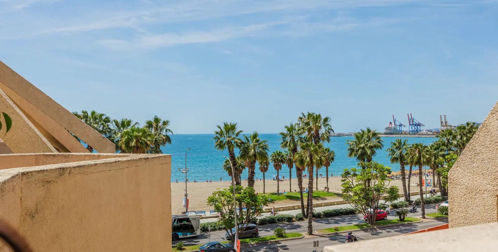 Sale of penthouse in Málaga Centro 27