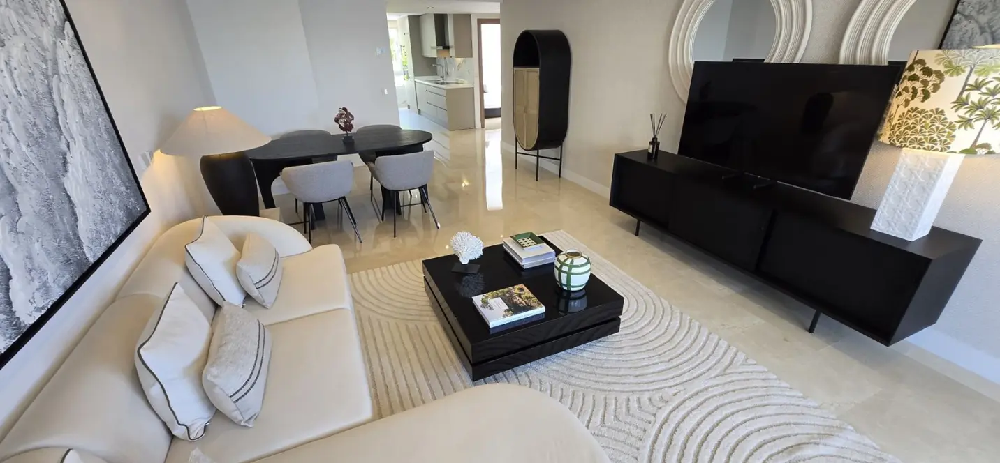 Продажа апартаментов на среднем этаже в The Golden Mile 4