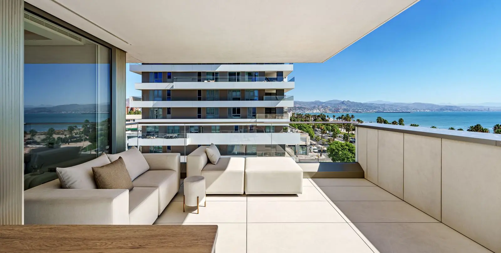 Sale of middle floor apartment in Pacífico 1
