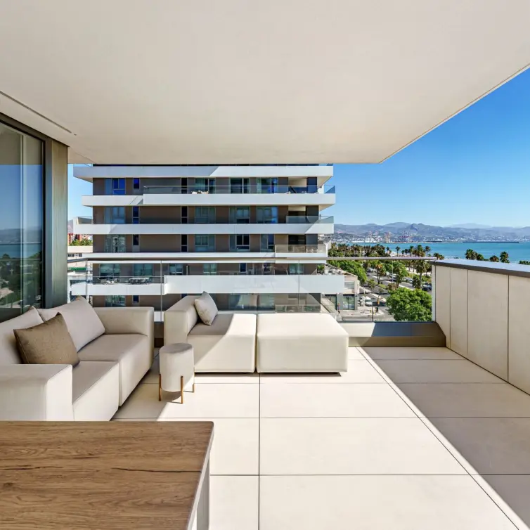 Venta de apartamento en planta media en Pacífico
