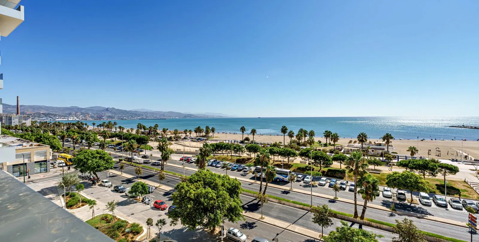 Sale of middle floor apartment in Pacífico 4