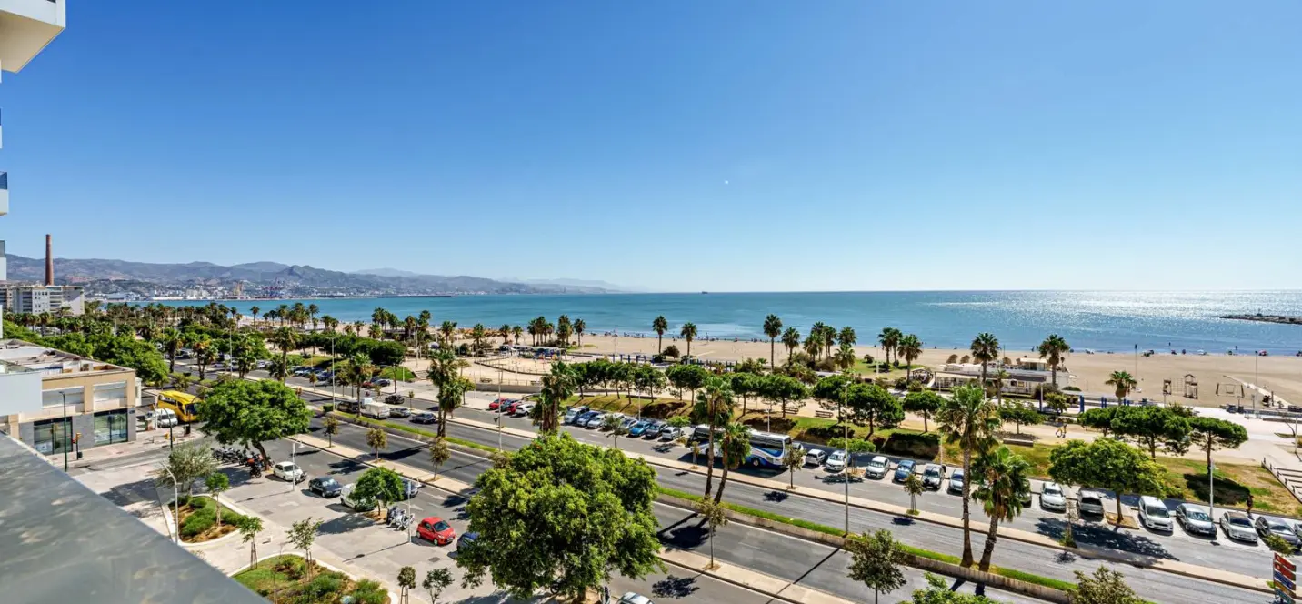 Venta de apartamento en planta media en Pacífico 3