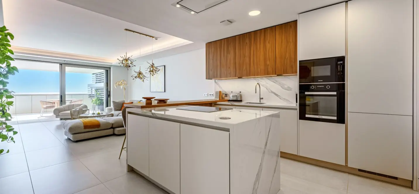 Venta de apartamento en planta media en Pacífico 4