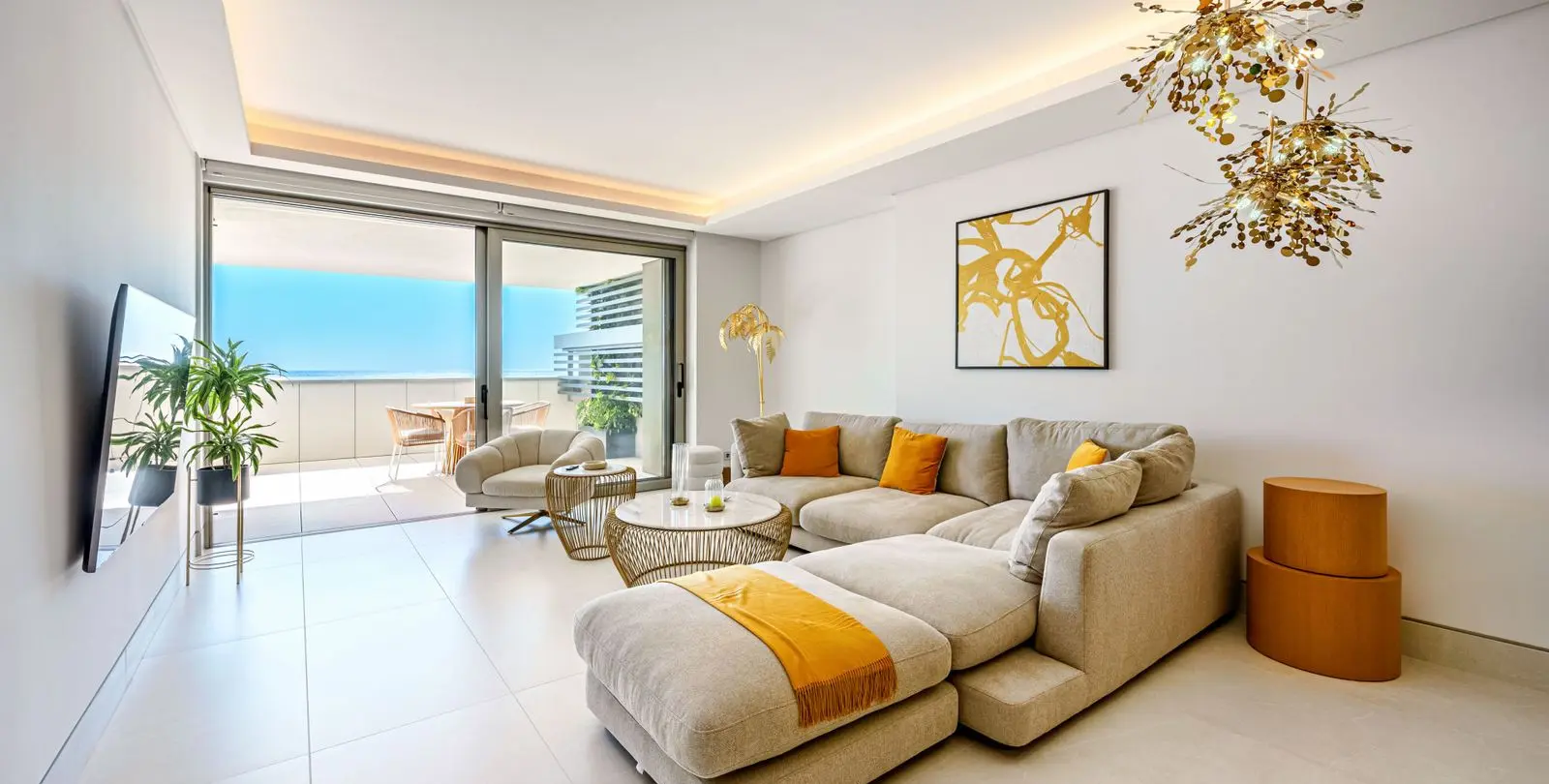 Sale of middle floor apartment in Pacífico 8