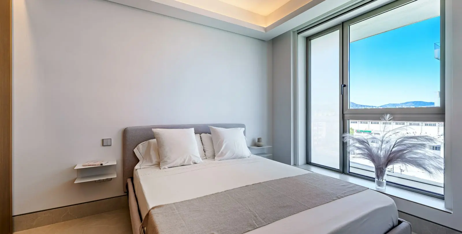 Sale of middle floor apartment in Pacífico 15