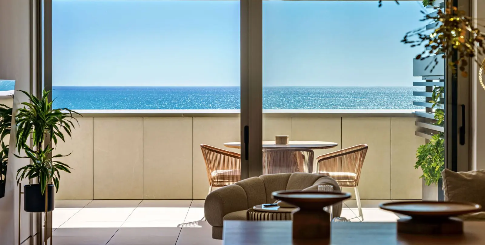 Sale of middle floor apartment in Pacífico 16