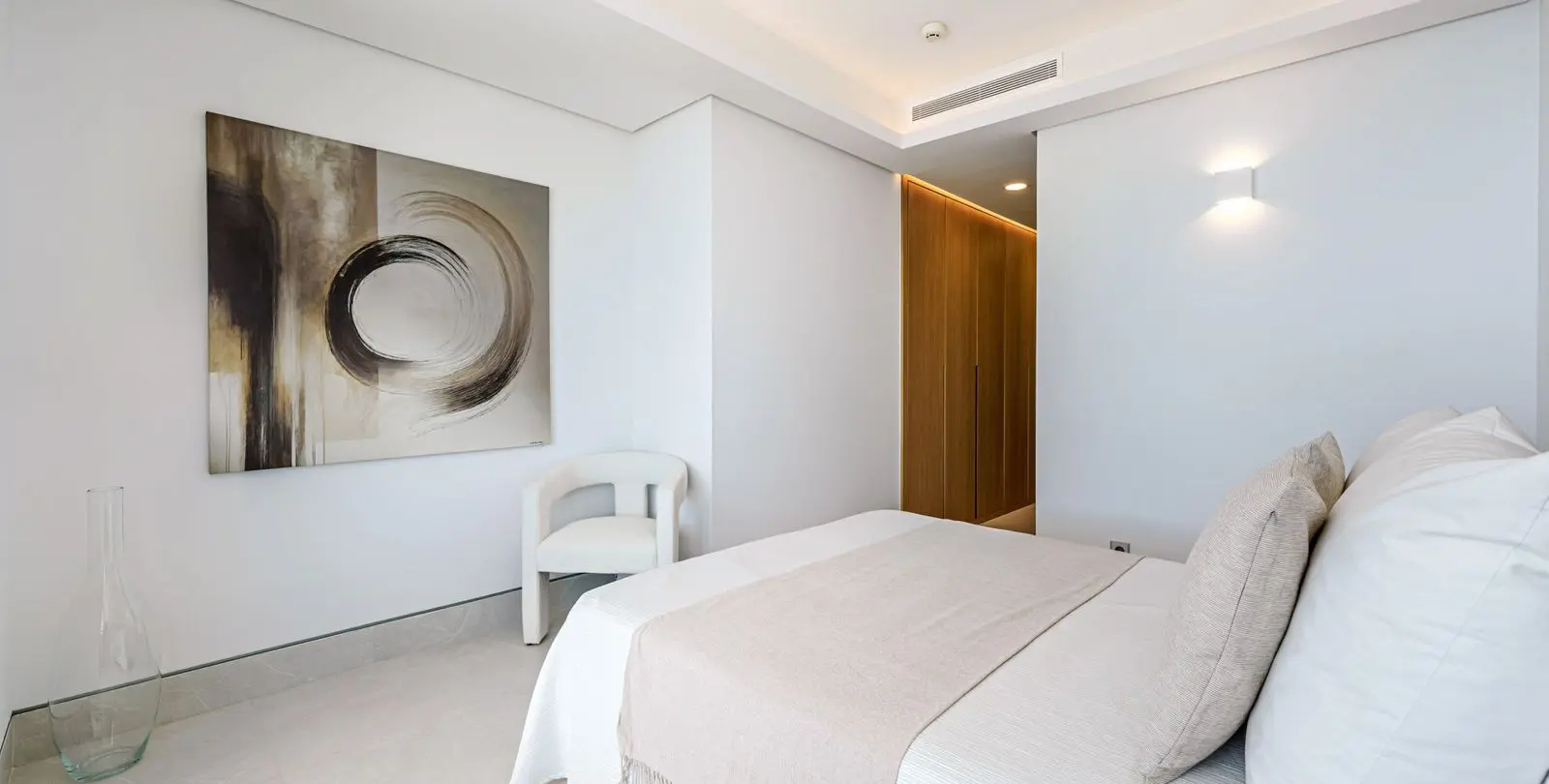 Sale of middle floor apartment in Pacífico 22