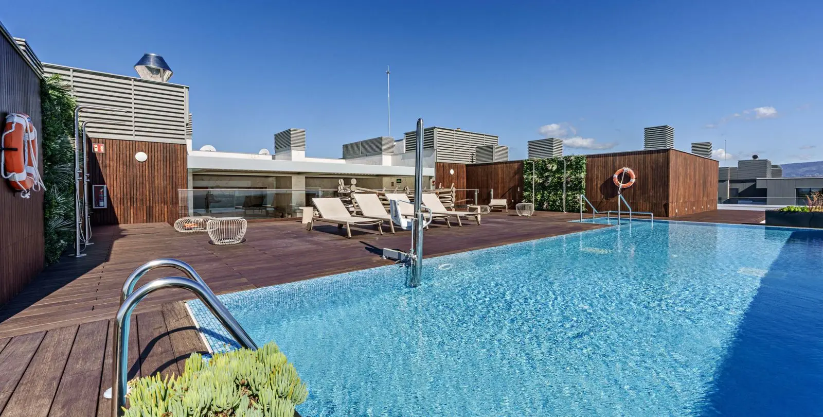 Sale of middle floor apartment in Pacífico 34