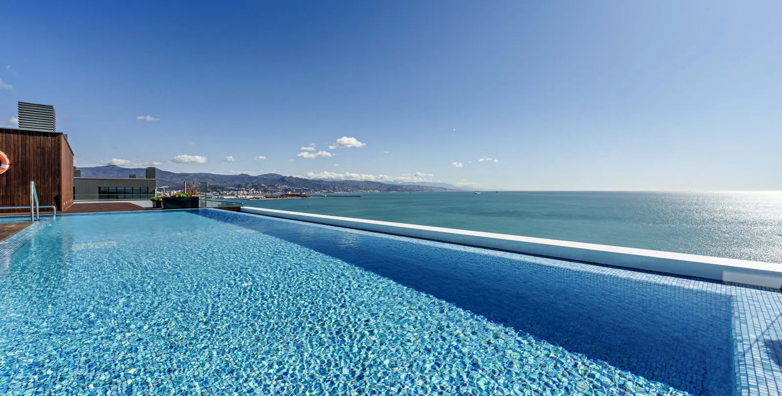 Sale of middle floor apartment in Pacífico 36