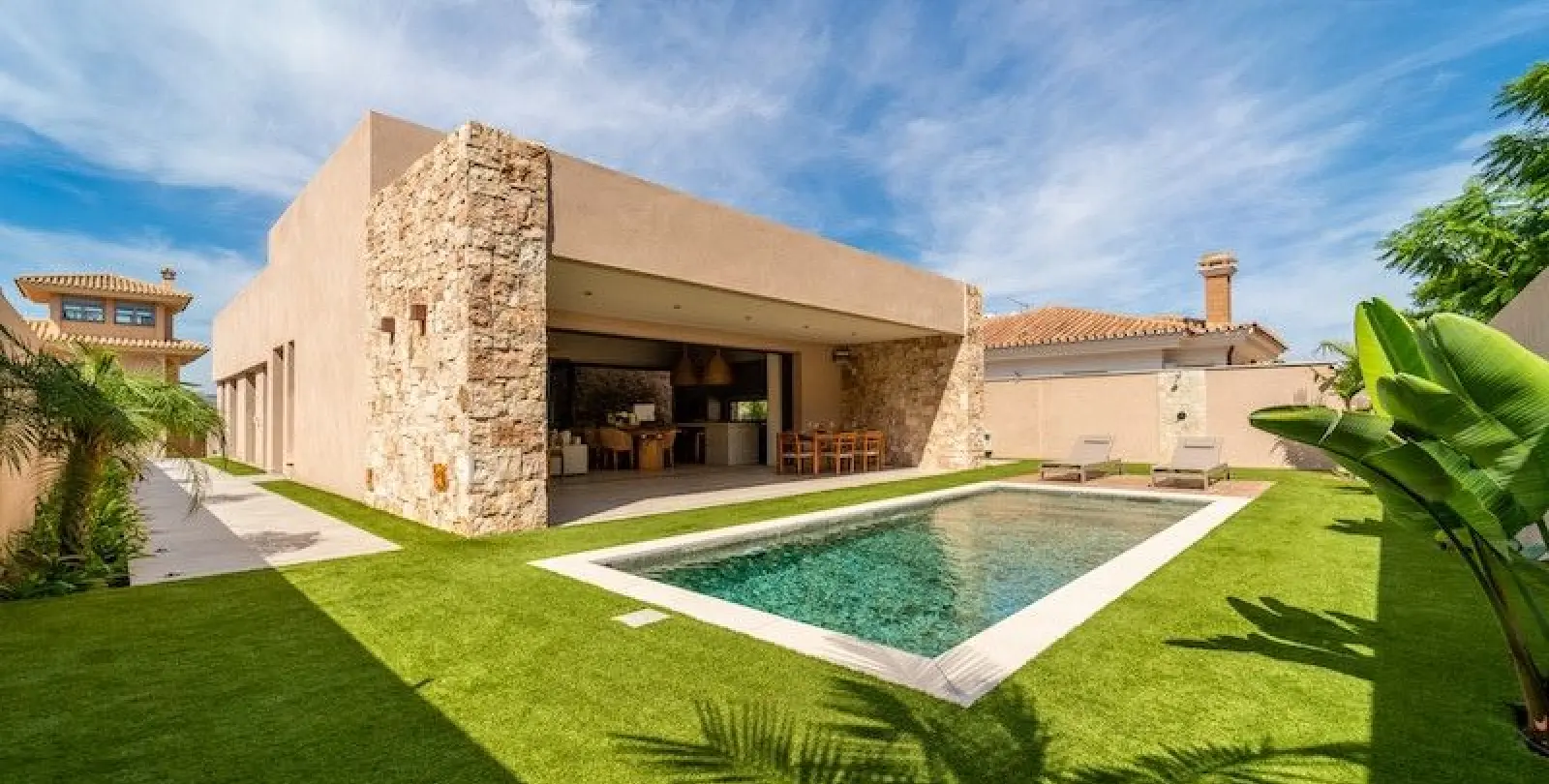 Sale of detached villa in Churriana 4