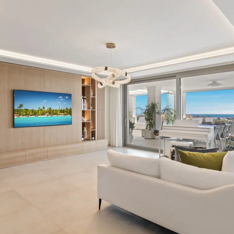 Venta de apartamento en planta media en Nueva Andalucía