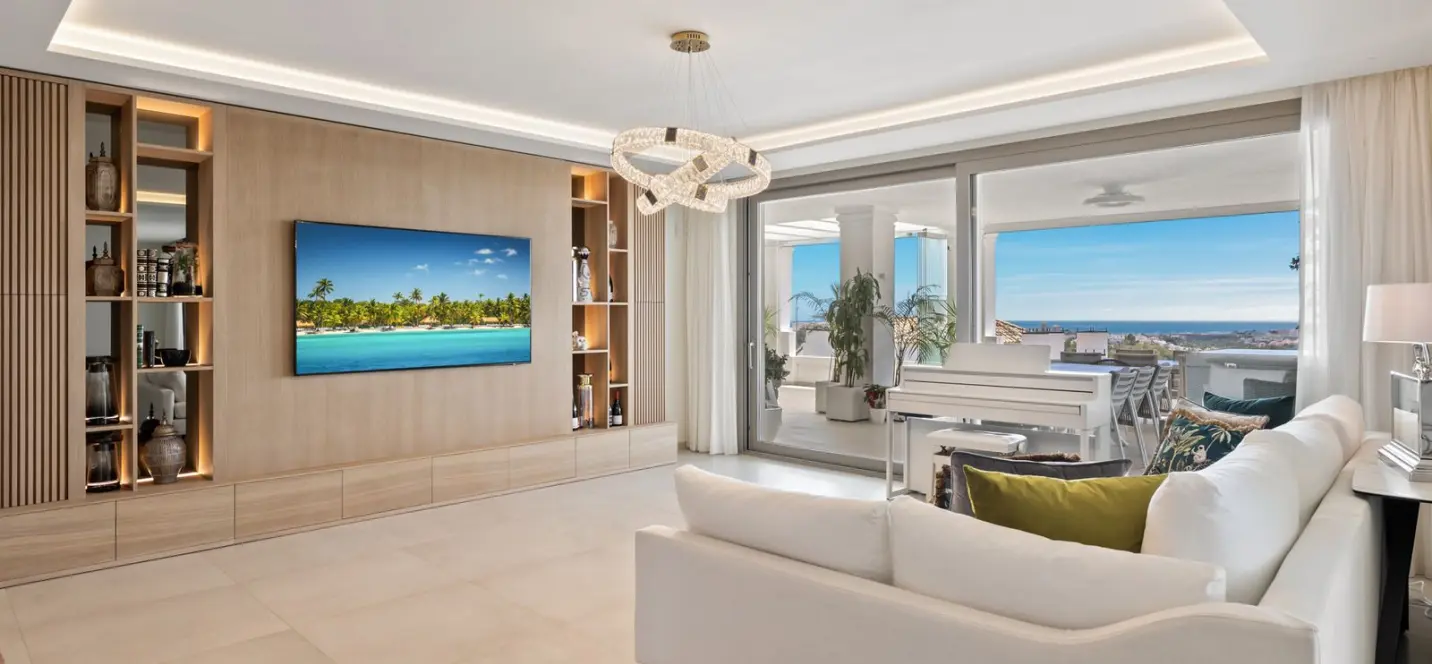 Venta de apartamento en planta media en Nueva Andalucía 0
