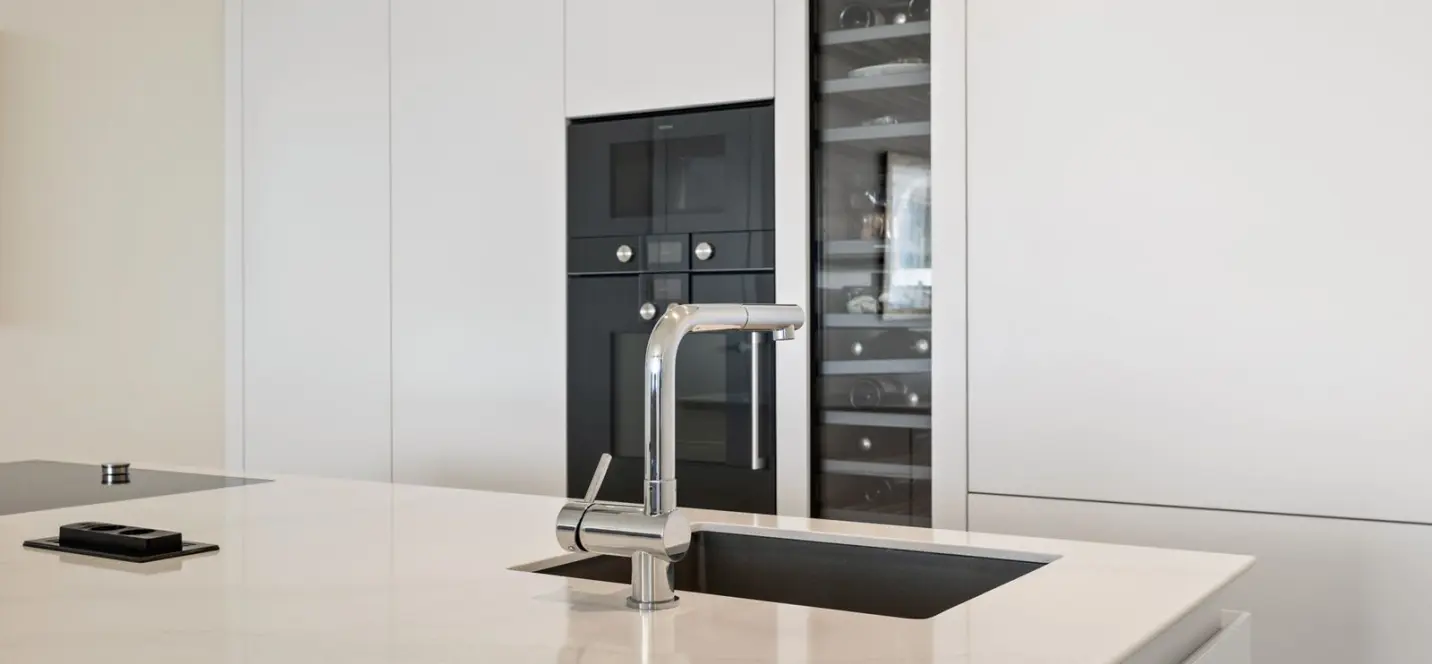 Venta de apartamento en planta media en Nueva Andalucía 1