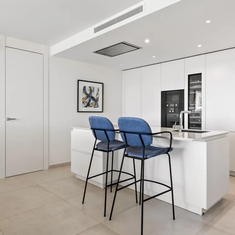 Venta de apartamento en planta media en Nueva Andalucía