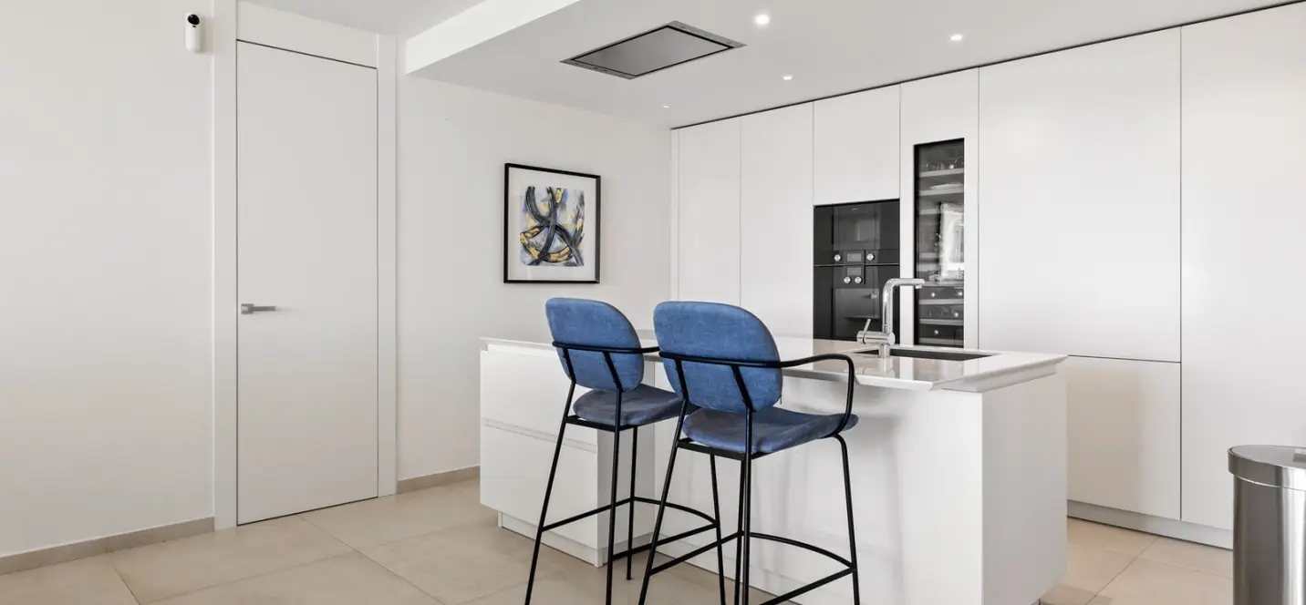 Venta de apartamento en planta media en Nueva Andalucía 4